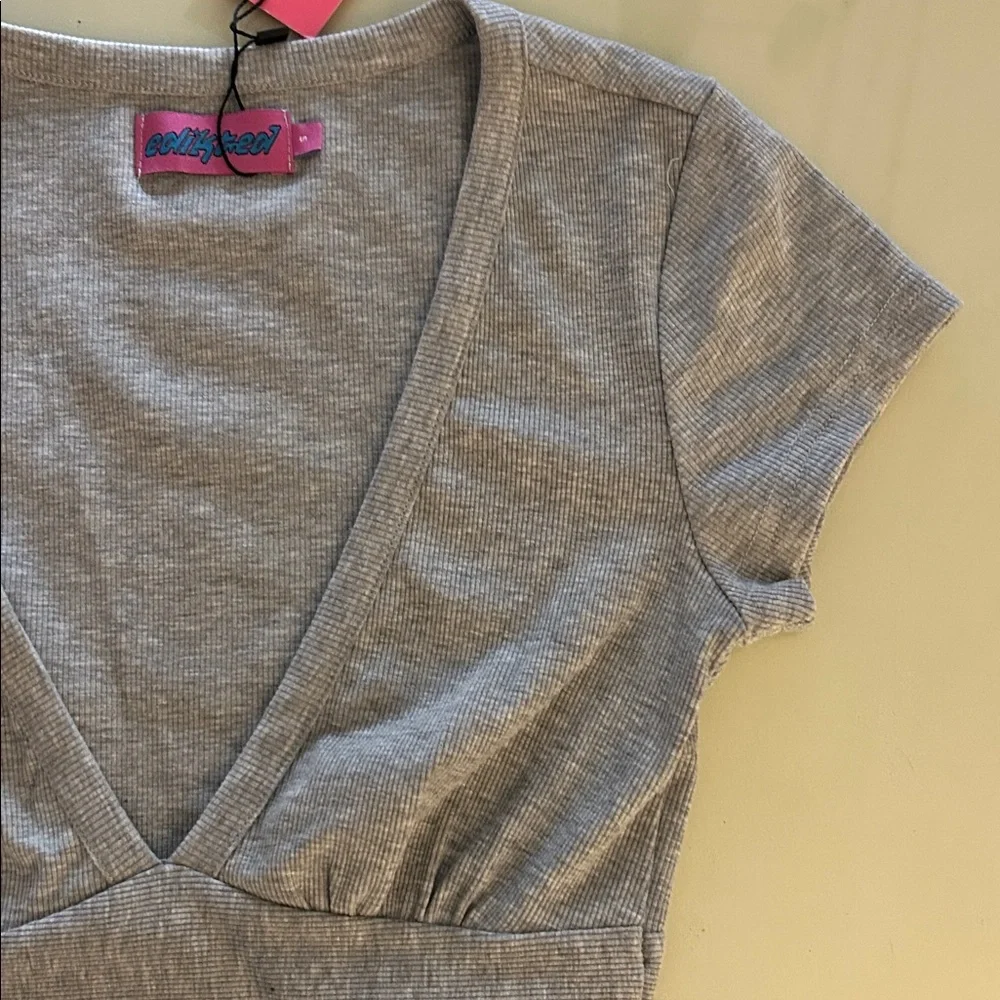 Deep V Crop Top-Gray-NWT - Picture 6 of 8